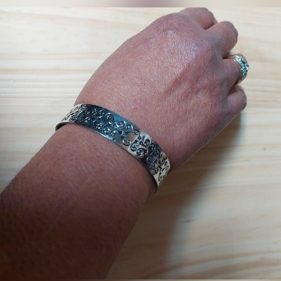 Unisex. Silver-tone Embossed Half Cuff Bracelet - Picture 5 of 5